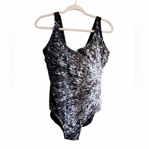 Swim 365 by Swimsuits for All NWT Sleek Black & Gray Pattern One-Piece Swimsuit